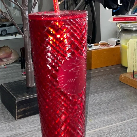 NWT Starbucks Holiday 2021 Red Venti Tumbler - Picture 2 of 4